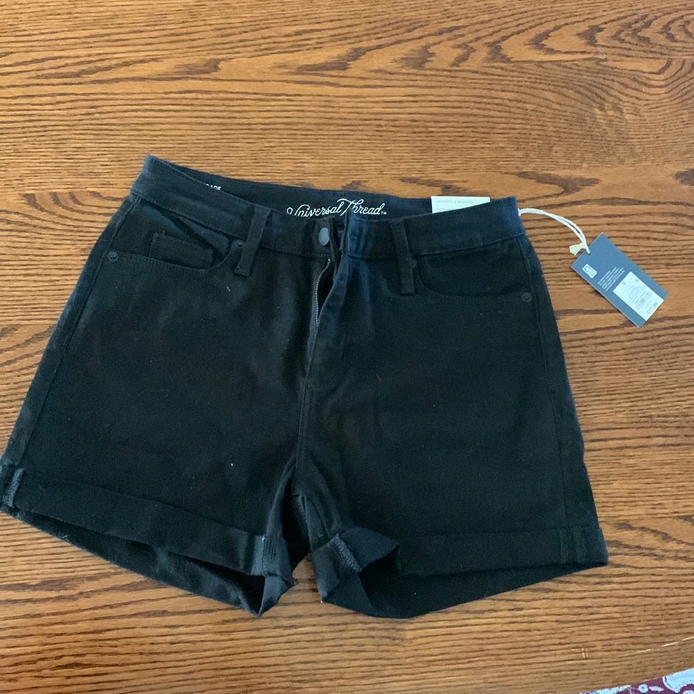Universal Thread shorts